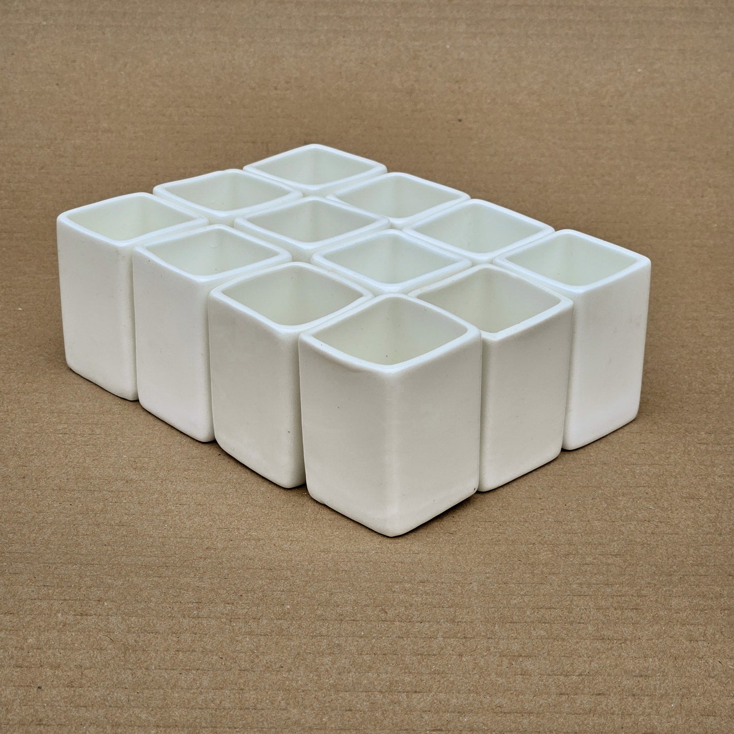 Pack 12 maceteros Quadro (tipo souvenir)