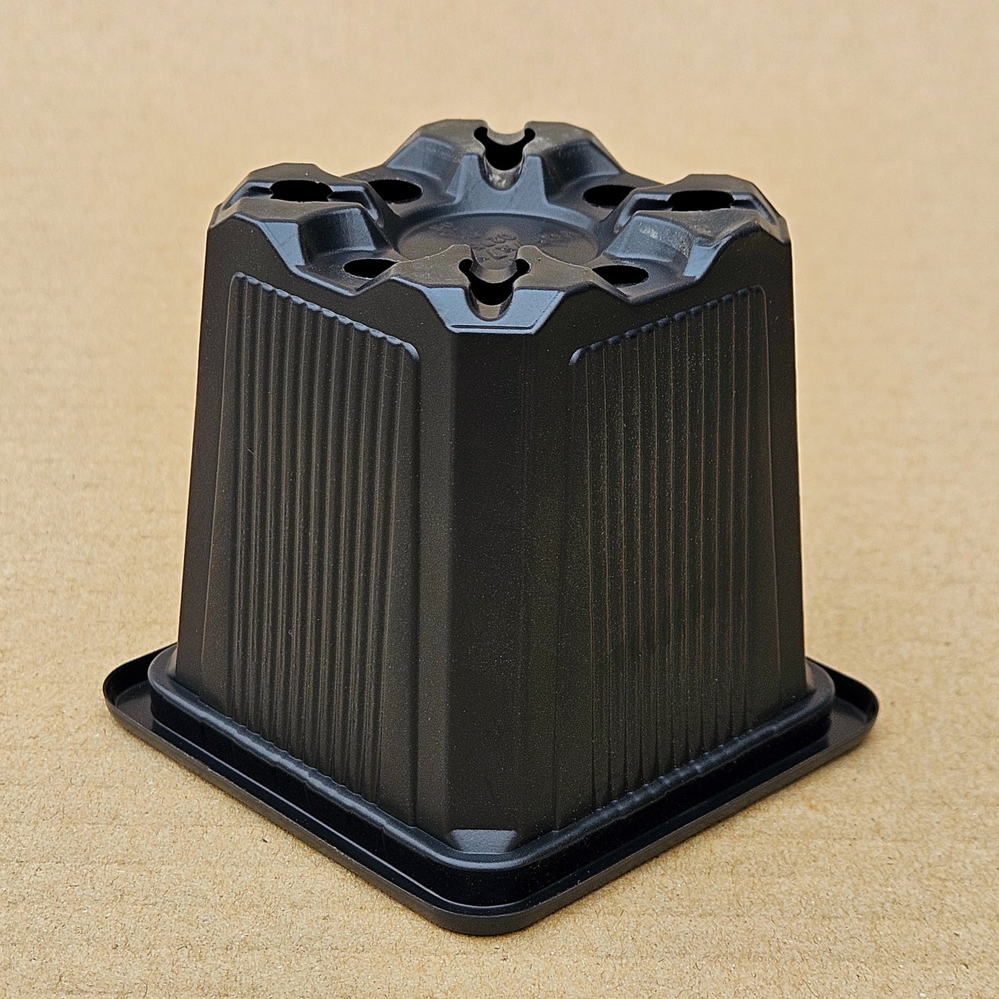 Pack 200 maceteros VQF 7x7x6,5 cm